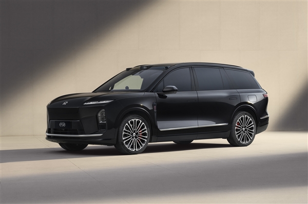 中国体量最大的纯电SUV!全新蔚来ES8亮相:六款车身颜色