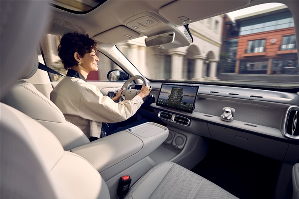 零跑亮相成都车展 第10000辆B01交付:B10新车漆免费送