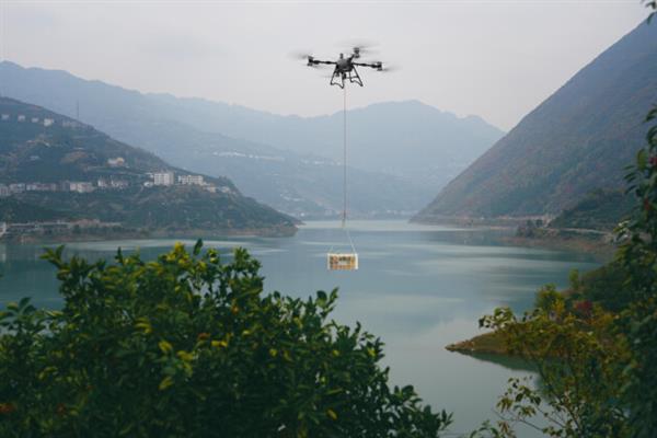 大疆运载活动开放日:四川甘孜见证FC100破解山地运输难题