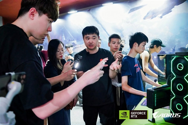 玩家齐赴技嘉AORUS DAY山城之约,RTX 50“嘉”速营奏响电竞狂想曲