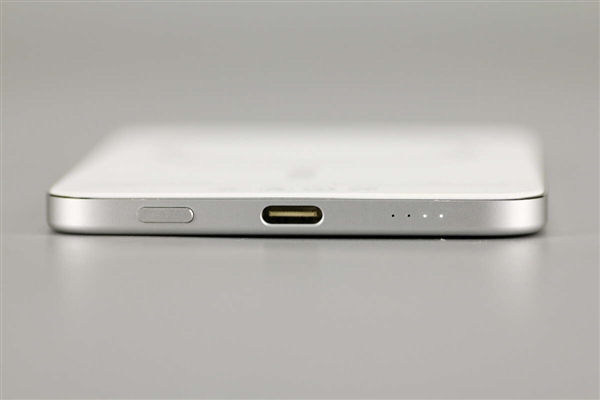 299元卖爆!小米金沙江电池磁吸超薄充电宝拆解:用料扎实 做工可靠