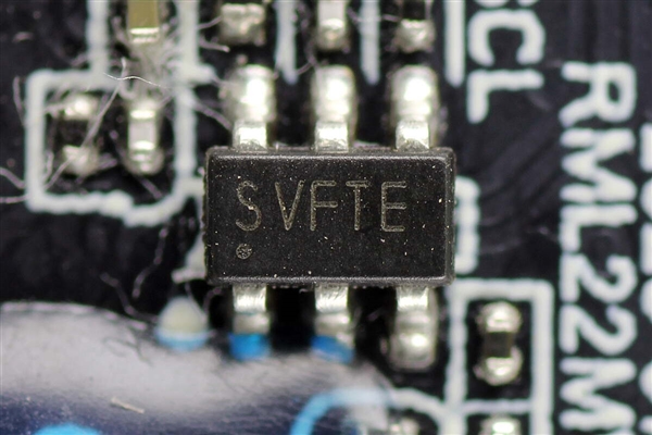 299元卖爆!小米金沙江电池磁吸超薄充电宝拆解:用料扎实 做工可靠