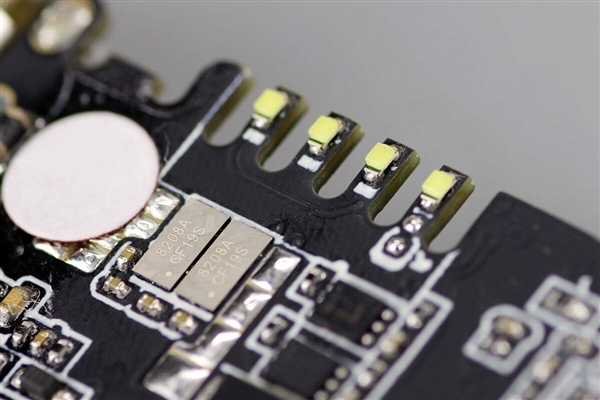 299元卖爆!小米金沙江电池磁吸超薄充电宝拆解:用料扎实 做工可靠