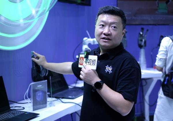 触觉增强世界模型引关注  一目科技IROS首秀定义机器人感知新维度
