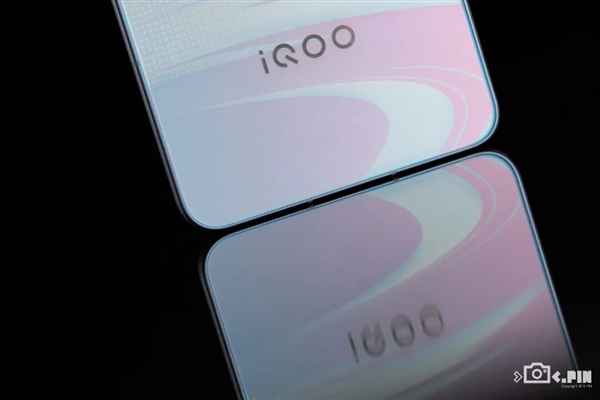 2599买骁龙8至尊版芯片 iQOO还在买芯片送手机