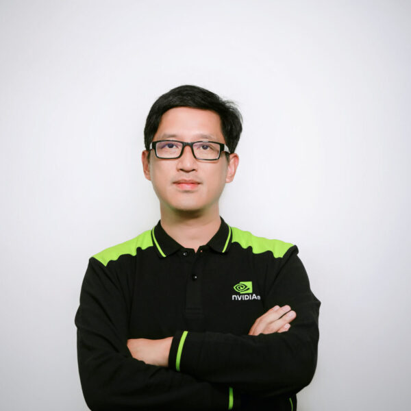 在NVIDIA 直接向黄仁勋汇报的:只有这36个人:唯一的华人