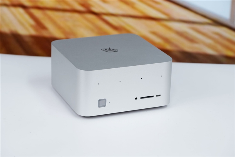 生产力性能远超i9-14900HX!零刻GTR9 Pro迷你AI工作站评测:235B超大模型也能运行