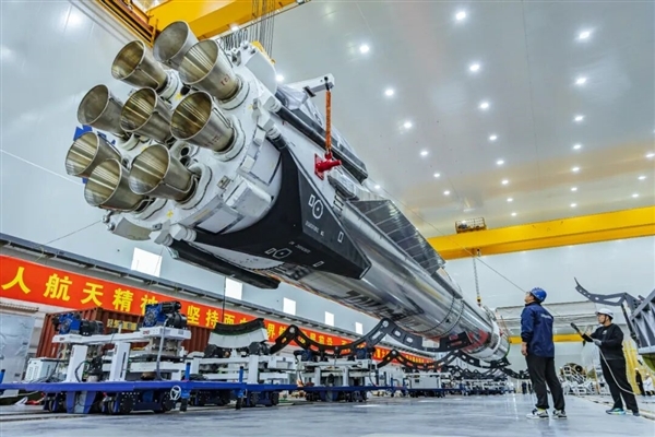 被马斯克盛赞!中国民营液体可回收火箭朱雀三号11月中下旬首飞