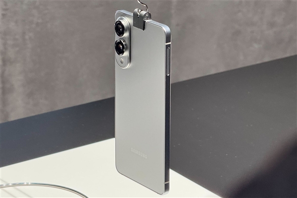 苹果三星超薄旗舰全部大降价:三星S25Edge暴降2500元