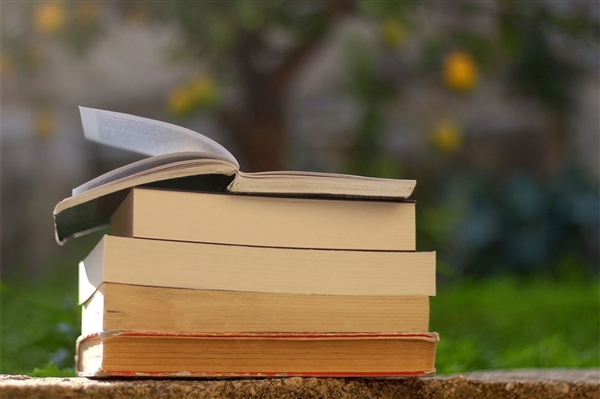 妈妈辅导作业崩溃:吞下整罐安眠药