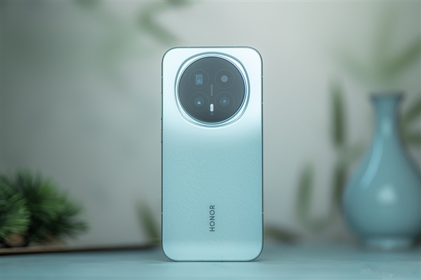 荣耀Magic9系列屏幕已打样:新增ProMax版全系直屏