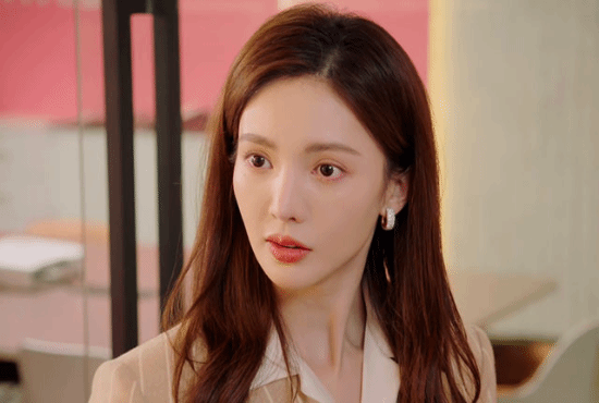 女星金晨肇事逃逸被罚1500元不构成犯罪网友吵翻:律师释疑