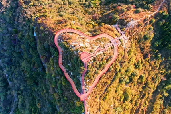 最有爱的城市在山东!连高铁站都“会比心”