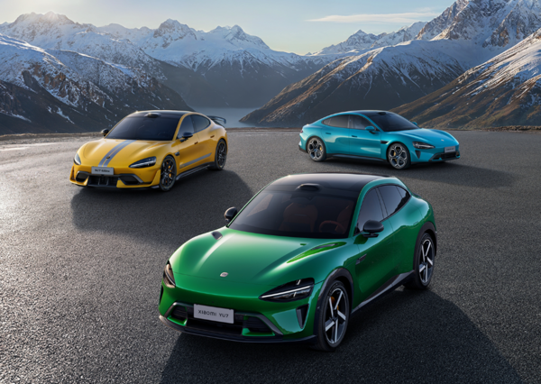 小米神秘跑车现身巴塞罗那造型超级低趴、战斗