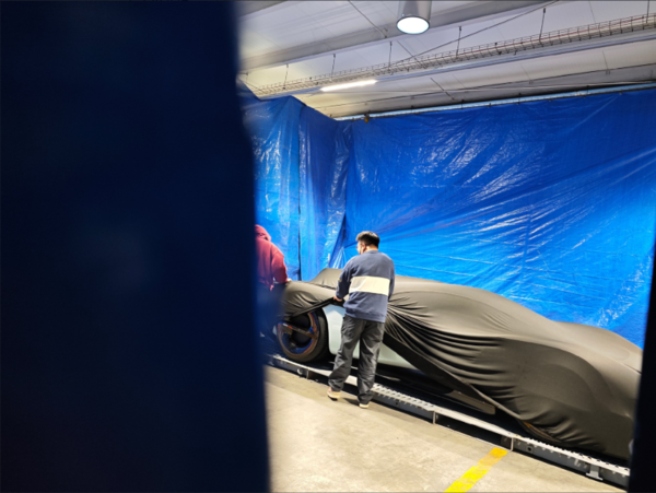 雷军预热:小米汽车惊喜明天见!超级跑车要来了