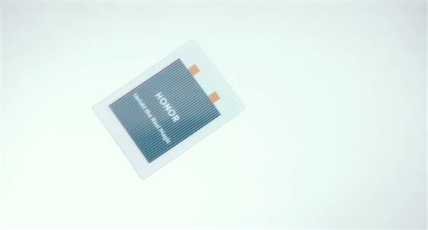 荣耀MagicV6首发新一代青海湖刀片电池:能量密度突破900Wh/L续航无敌