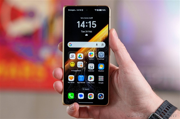 荣耀MagicV6首发新一代青海湖刀片电池:能量密度突破900Wh/L续航无敌