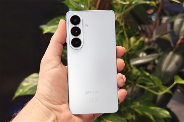 全球首款2nm旗舰卖爆!三星GalaxyS26系列销量突破150万台