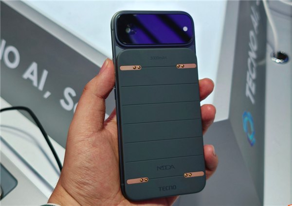 今年的MWC手机厂商们都开始“不务正业”了