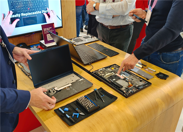 今年的MWC手机厂商们都开始“不务正业”了