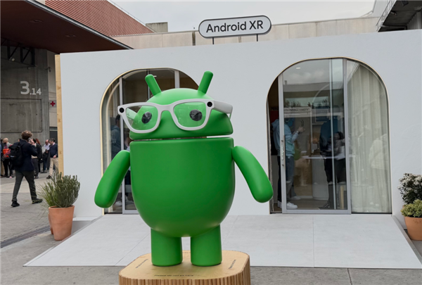 今年的MWC手机厂商们都开始“不务正业”了