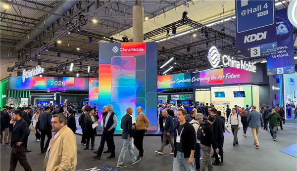 今年的MWC手机厂商们都开始“不务正业”了