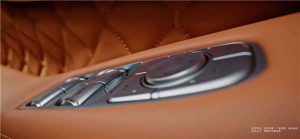 魏建军亲自代言长城旗舰SUV魏牌V9X内饰首曝:还是熟悉的味道