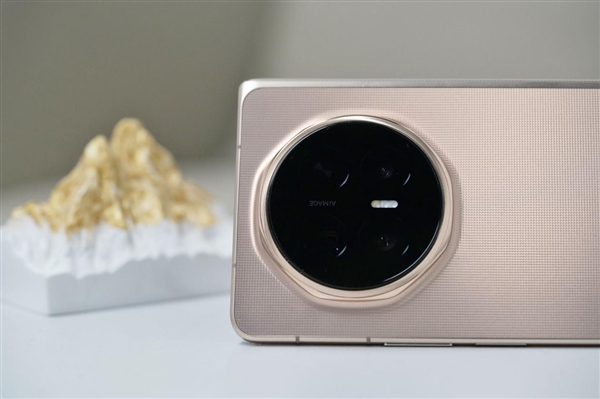 史上最大电池折叠屏旗舰!荣耀MagicV6图赏