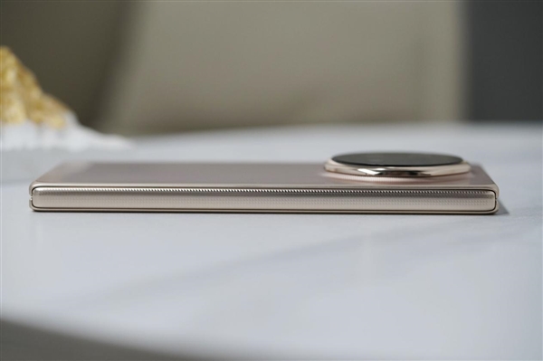 史上最大电池折叠屏旗舰!荣耀MagicV6图赏