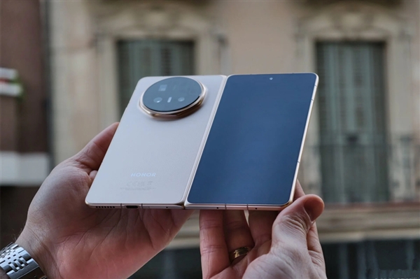 史上最强折叠屏旗舰来了!荣耀MagicV6发布:8999元起
