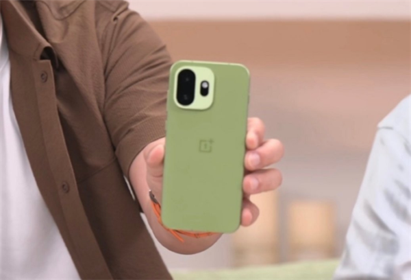 小屏党的梦中情机!一加15T真机全球首曝这颜值你打几分