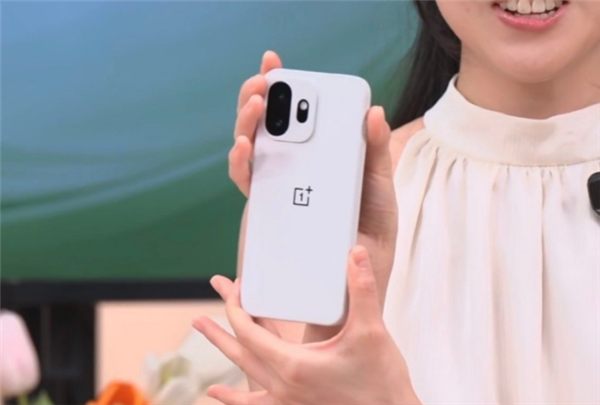 小屏党的梦中情机!一加15T真机全球首曝这颜值你打几分