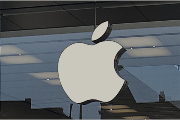 苹果iPhoneFold屏幕方案看下:更薄更省电户外可读性或成短板