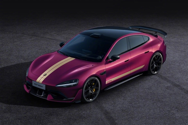 小米SU7Ultra新增暮光玫瑰车漆、三档可调碳纤维尾翼:选装价1.1万、1.2万