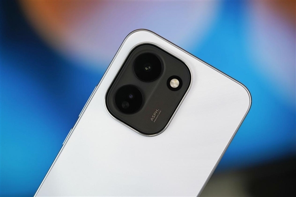 9020毫安时超大电池!iQOOZ11图赏