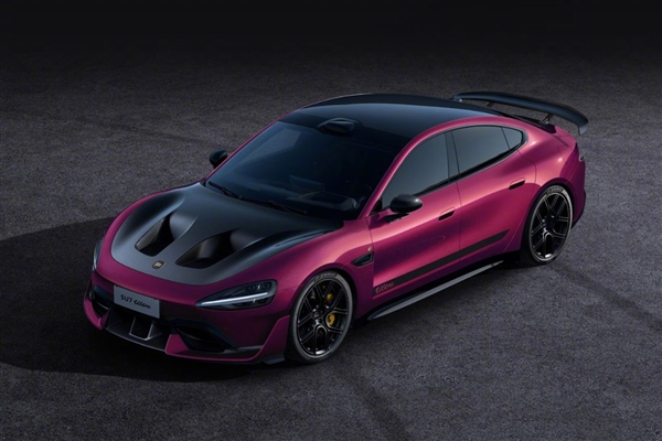 小米SU7Ultra新增暮光玫瑰车漆、三档可调碳纤维尾翼:选装价1.1万、1.2万