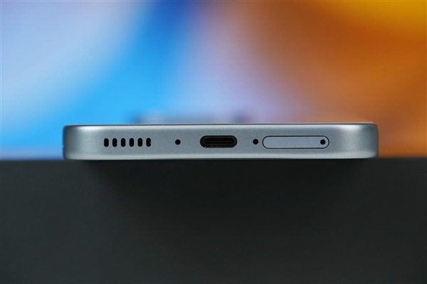 9020毫安时超大电池!iQOOZ11图赏