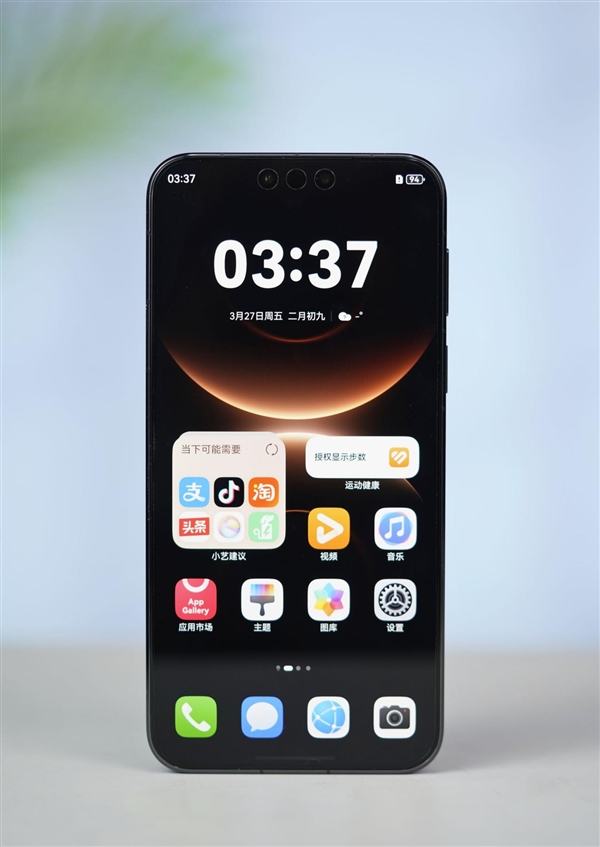 千孔无感出风!华为首款风冷手机Mate80ProMax风驰版图赏