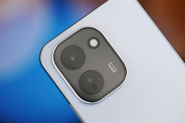 9020毫安时超大电池!iQOOZ11图赏