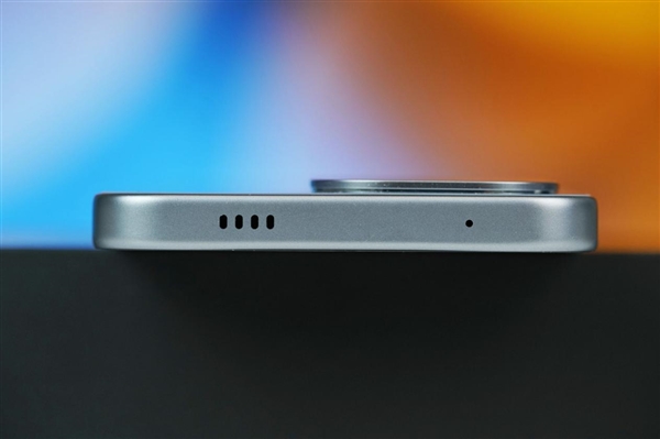 9020毫安时超大电池!iQOOZ11图赏