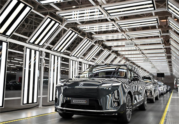 油价再这么涨下去恐怕全世界都要买电车了