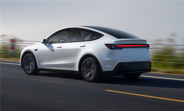 轻舟智航董事长于骞:特斯拉V14接管率太高了今年很难打造成Robotaxi完整形态