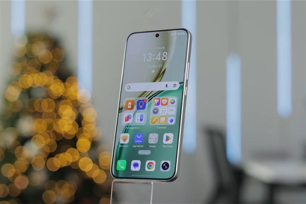 荣耀600系列来了:横向大矩阵镜头+橙色机身果味拉满