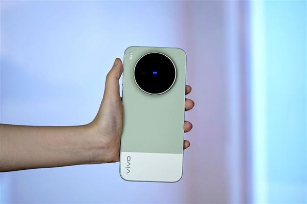 蔡司2亿像素超级主摄!vivoX300s胶片绿图赏