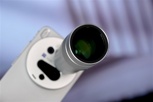 400mm增距镜、直出2亿像素!vivoX300Ultra摄影师套装图赏