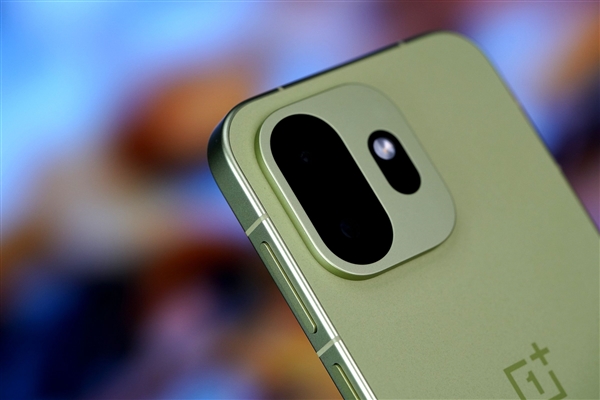 最强小屏旗舰!一加15T图赏