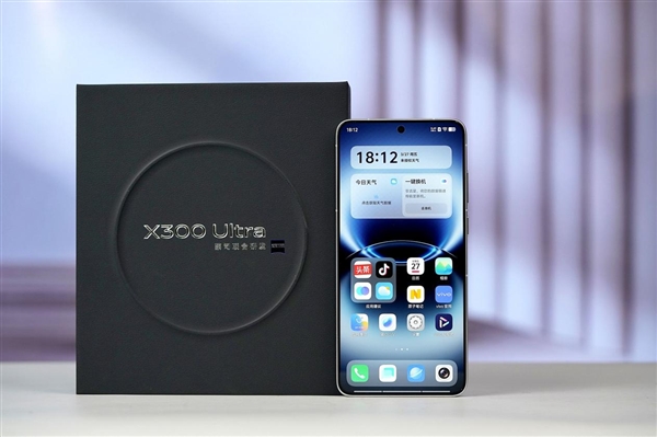 400mm增距镜、直出2亿像素!vivoX300Ultra摄影师套装图赏