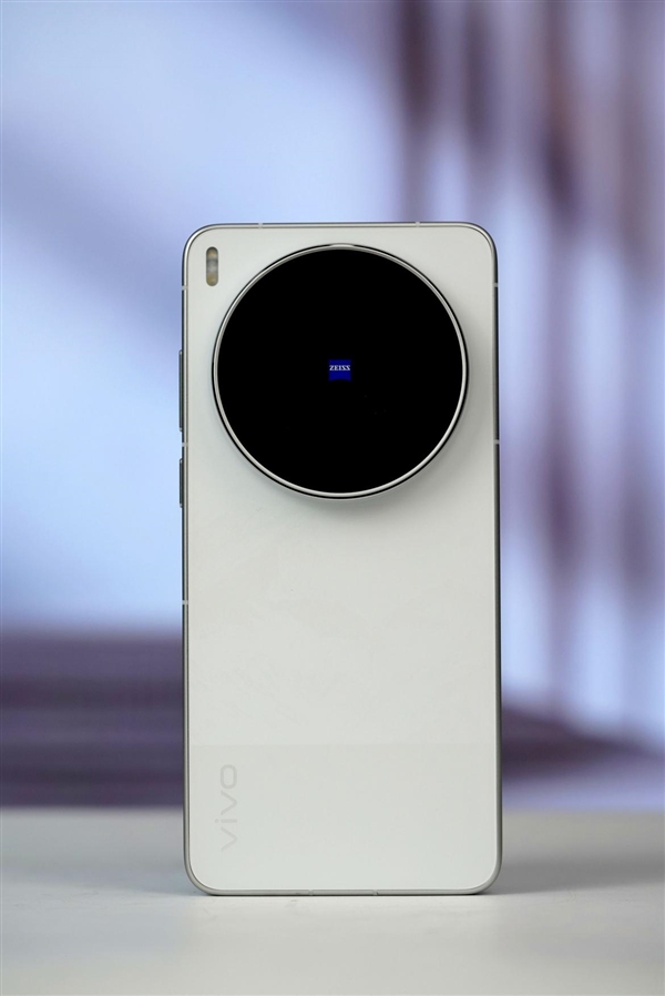 400mm增距镜、直出2亿像素!vivoX300Ultra摄影师套装图赏