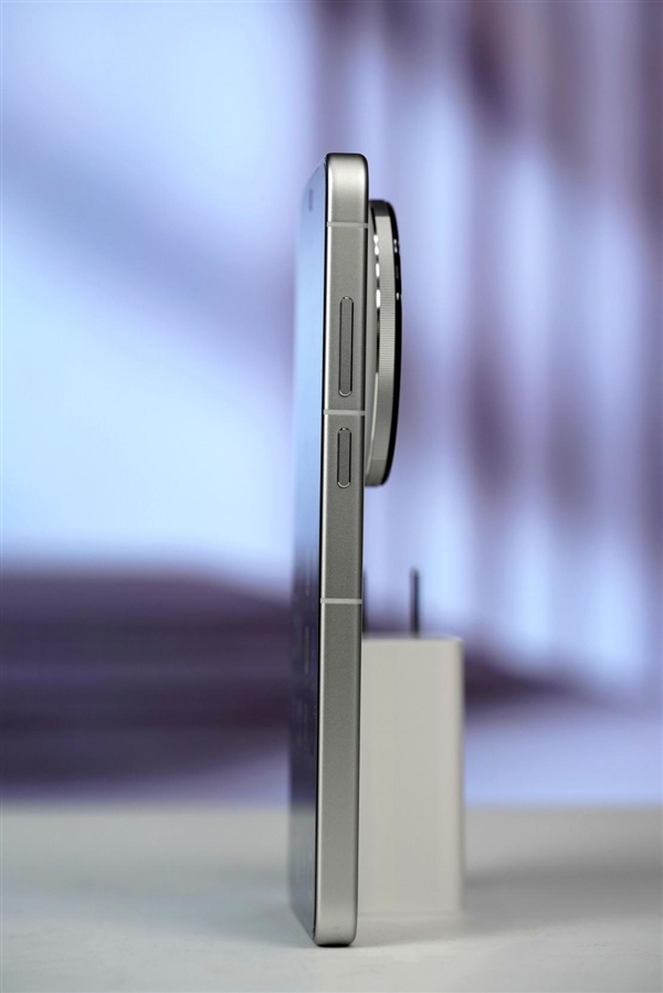 400mm增距镜、直出2亿像素!vivoX300Ultra摄影师套装图赏