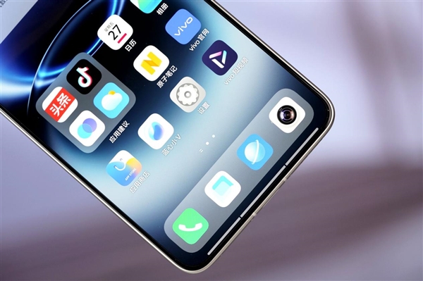 400mm增距镜、直出2亿像素!vivoX300Ultra摄影师套装图赏